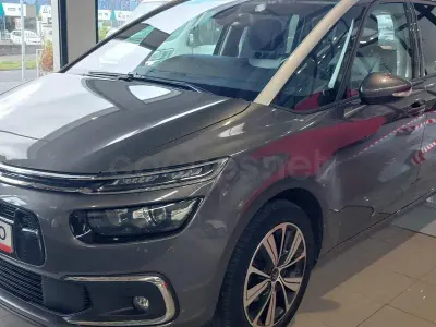 Usado Citroën C4 Picasso PureTech 130 CV (95 kW) 2018 Gris / plata Monovolumen