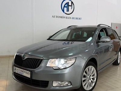 Usado Skoda Superb Elegance 160 CV (117 kW) 2013 Gris / plata Familiar