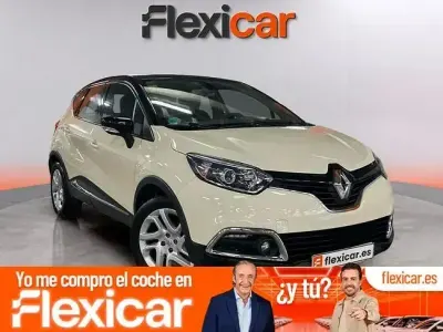 Usado Renault Captur Intens 120 CV (88 kW) 2015 Beige SUV