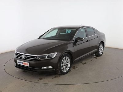 Gris Usado 2017 VW Passat Advance Berlina | 18.999 € (Precio justo)