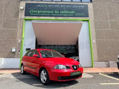 Usado Seat Ibiza Sport 100 CV (73 kW) 2005 Rojo Utilitario