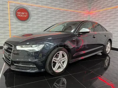 Usado Audi A6 150 CV (110 kW) 2018 Azul Familiar