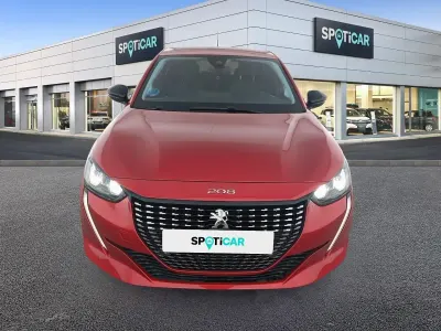 Usado Peugeot 208 Allure 100 CV (73 kW) 2023 Rojo Utilitario