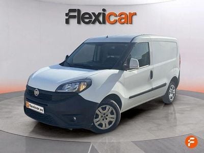 Usado Fiat Doblò Easy 95 CV (69 kW) 2020 Blanco Monovolumen