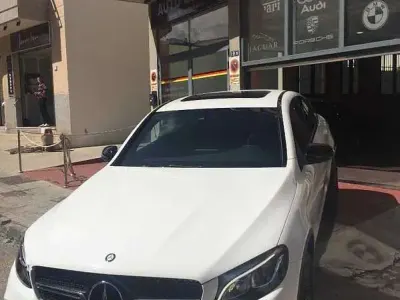 Usado Mercedes GLC250 AMG line 211 CV (155 kW) 2016 Blanco SUV