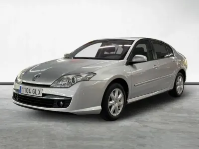 Usado Renault Laguna III Expression 140 CV (102 kW) 2009 Gris / plata Berlina