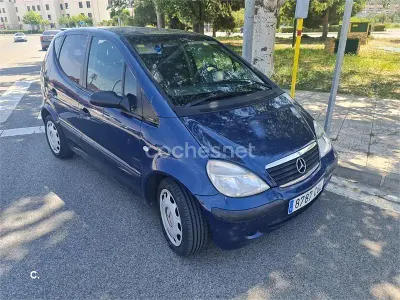 Usado Mercedes A140 Elegance 82 CV (60 kW) 2003 Azul Monovolumen