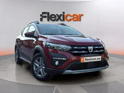 Usado Dacia Sandero Essentiel 101 CV (74 kW) 2022 Rojo Berlina