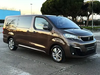 Usado Peugeot Traveller Active 122 CV (89 kW) 2019 Marrón Monovolumen