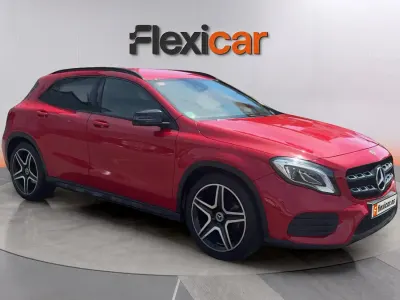 Usado Mercedes GLA180 122 CV (89 kW) 2019 Rojo SUV