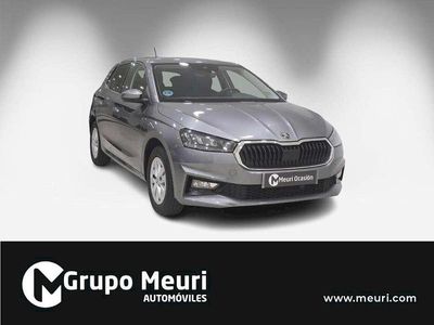 Usado Skoda Fabia Selection 95 CV (69 kW) 2024 Gris Utilitario