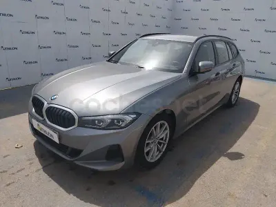 Usado BMW 318 150 CV (110 kW) 2023 Gris / plata Familiar