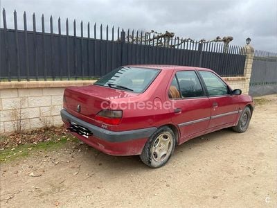 Usado Peugeot 306 Style 103 CV (75 kW) 1998 Granate Berlina