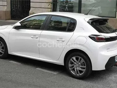 Usado Peugeot 208 Allure 100 CV (73 kW) 2019 Blanco Utilitario