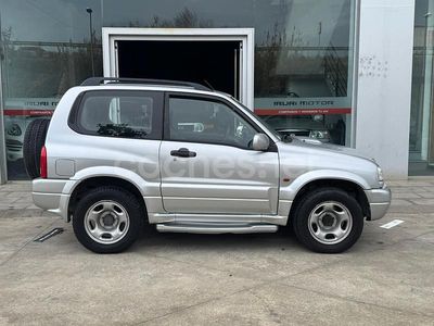Gris / plata Usado 2005 Suzuki Grand Vitara SUV | 13.999 € (Caro)