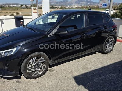 Usado Hyundai i20 100 CV (73 kW) 2024 Negro Utilitario
