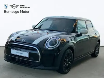 Usado Mini Cooper 136 CV (100 kW) 2021 Midnight black metalizada Utilitario