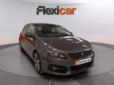 Usado Peugeot 308 Allure 131 HP (96 kW) 2019 Cinzento Citadino