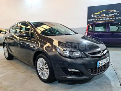 Usado Opel Astra Excellence 110 CV (80 kW) 2015 Gris / plata Berlina