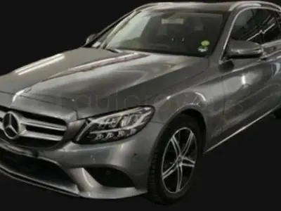 Usado Mercedes C180 122 CV (89 kW) 2020 Gris Familiar