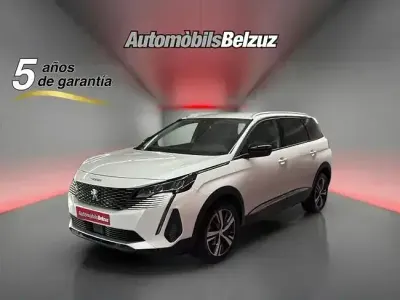 Käytetty Peugeot 5008