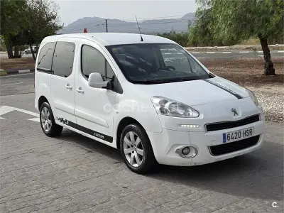 Usado Peugeot Partner Tepee Style 92 CV (67 kW) 2013 Blanco Monovolumen