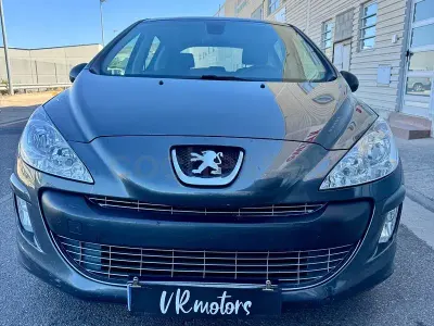 Usado Peugeot 308 Premium 110 CV (80 kW) 2009 Gris / plata Berlina
