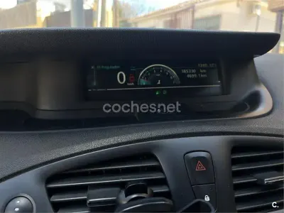Usado Renault Scenic E-Tech LIMITED 115 CV (84 kW) 2015 Blanco Monovolumen