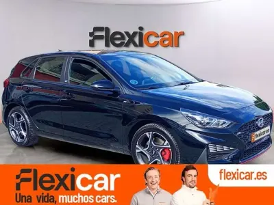 Usado Hyundai i30 N Line 120 CV (88 kW) 2022 Negro Berlina