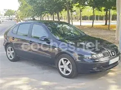 Usado Seat Leon 110 CV (80 kW) 2004 Negro Utilitario