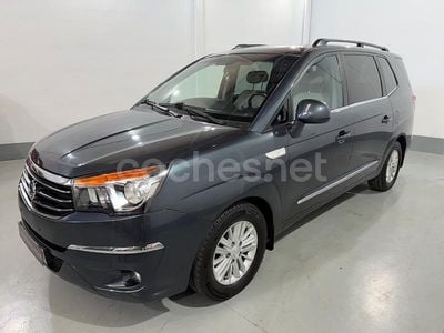 Gris / plata Usado 2018 Ssangyong (KGM) Rodius Monovolumen | 16.990 € (Un poco caro)