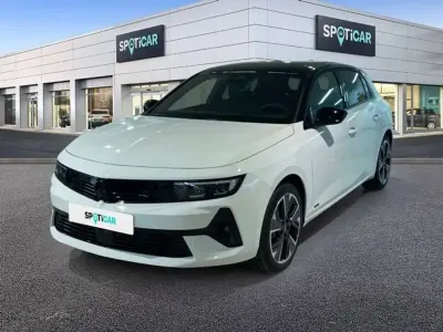 Usado Opel Astra 116 kW (158 CV) 2023 Blanco Berlina