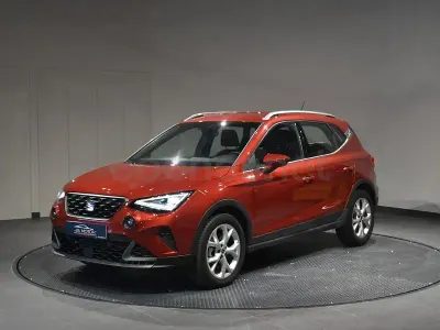 Usado Seat Arona FR 115 CV (84 kW) 2025 Granate SUV
