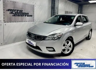 Usado Kia Ceed Plus 115 CV (84 kW) 2012 Gris / plata Utilitario