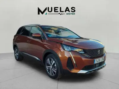 Używany Peugeot 5008 Allure 131 KM (96 kW) 2021 Pomarańczowy SUV
