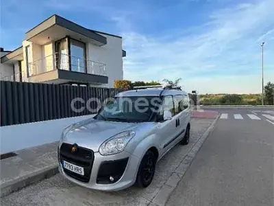 Usado Fiat Doblò Dynamic 105 CV (77 kW) 2013 Gris / plata Monovolumen