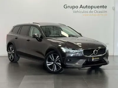 Usado Volvo V60 Ultimate 197 CV (144 kW) 2023 Gris Familiar