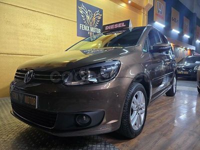 Usado VW Touran Advance 105 CV (77 kW) 2012 Marrón Monovolumen