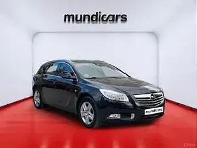 Usado Opel Insignia Business 131 CV (96 kW) 2013 Negro Familiar