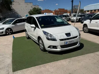 Usado Peugeot 5008 Active 150 CV (110 kW) 2012 Blanco Monovolumen