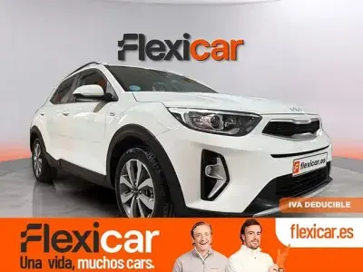Begagnad Kia Stonic Plus 84 HK (61 kW) 2022 Vit SUV