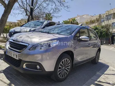 Usado Peugeot 2008 Active 82 CV (60 kW) 2014 Gris / plata SUV