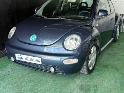 Usado VW New Beetle 90 CV (66 kW) 1999 Azul Utilitario