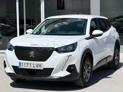 Usado Peugeot 2008 Allure 100 CV (73 kW) 2019 Blanco SUV