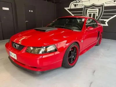 Usado Ford Mustang 193 CV (141 kW) 2003 Rojo Coupe