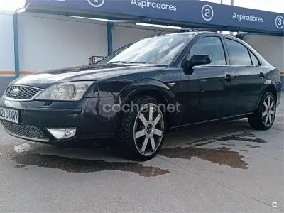 Usado Ford Mondeo Trend 155 CV (114 kW) 2005 Negro Berlina