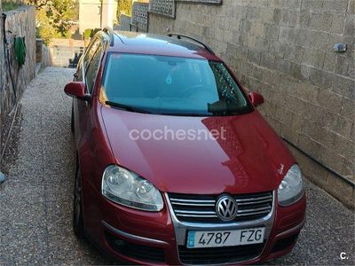 Usado VW Golf V Advance 140 CV (102 kW) 2008 Granate Familiar