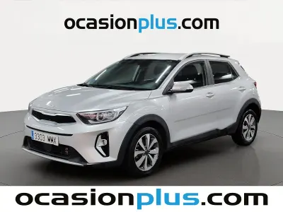 Usado Kia Stonic 100 CV (73 kW) 2024 Gris plata SUV