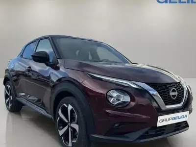 Usado Nissan Juke Tekna 114 CV (83 kW) 2023 Burgundy midnight black SUV