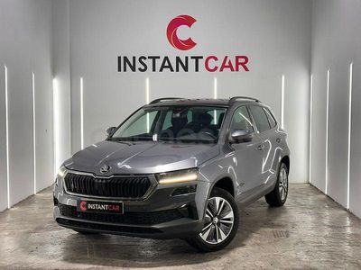 Usado Skoda Karoq Selection 110 CV (80 kW) 2023 Gris / plata SUV